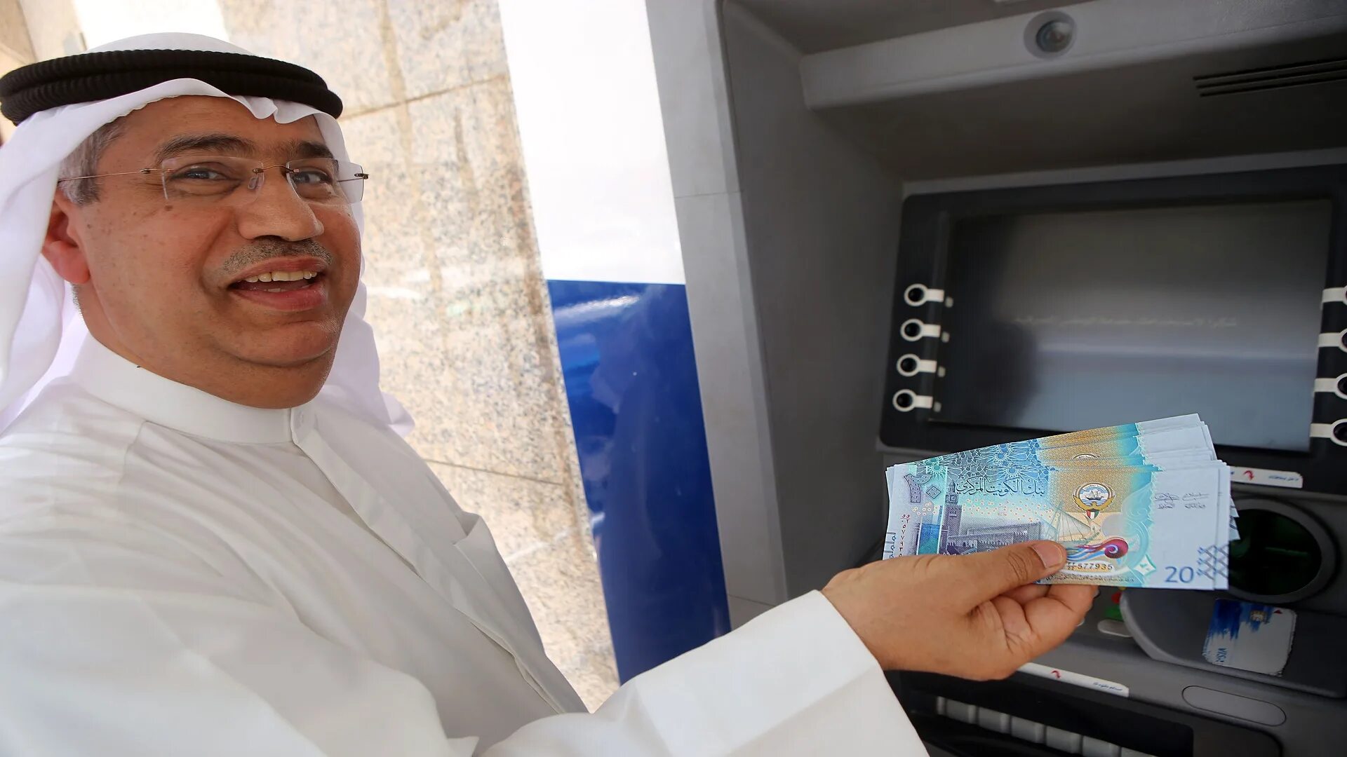 Дубайский доллар. Валюта Объединенных арабских Эмиратов.