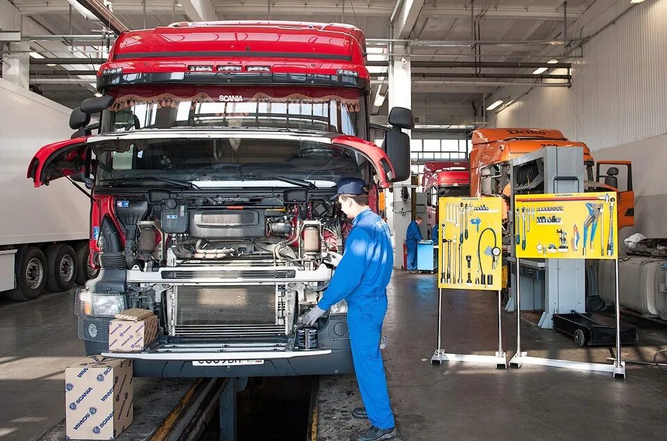 Сто грузовиков. Ремонт грузовых автомобилей. Автосервис грузовых автомобилей. Техническое обслуживание грузовых автомобилей.