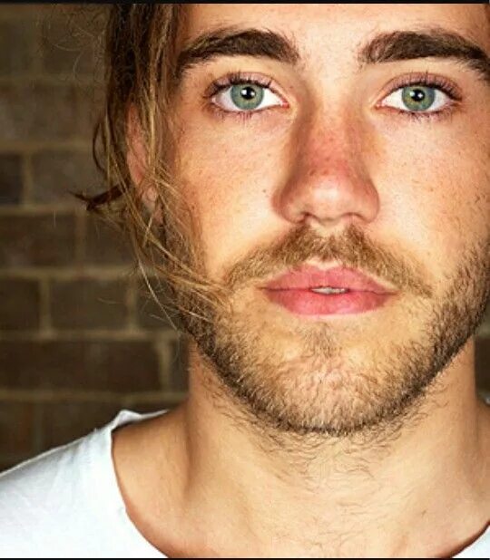 Мэтт Корби. Мэтт Корби фотосессии. Matt Corby семей. Мэтт Корби в 16 лет. Mon homme