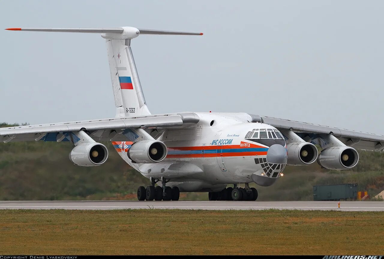 Ilyushin il-76td самолет. Ильюшин ил 76 ТД. Ил-76мд-90а. Ил 76 МД.