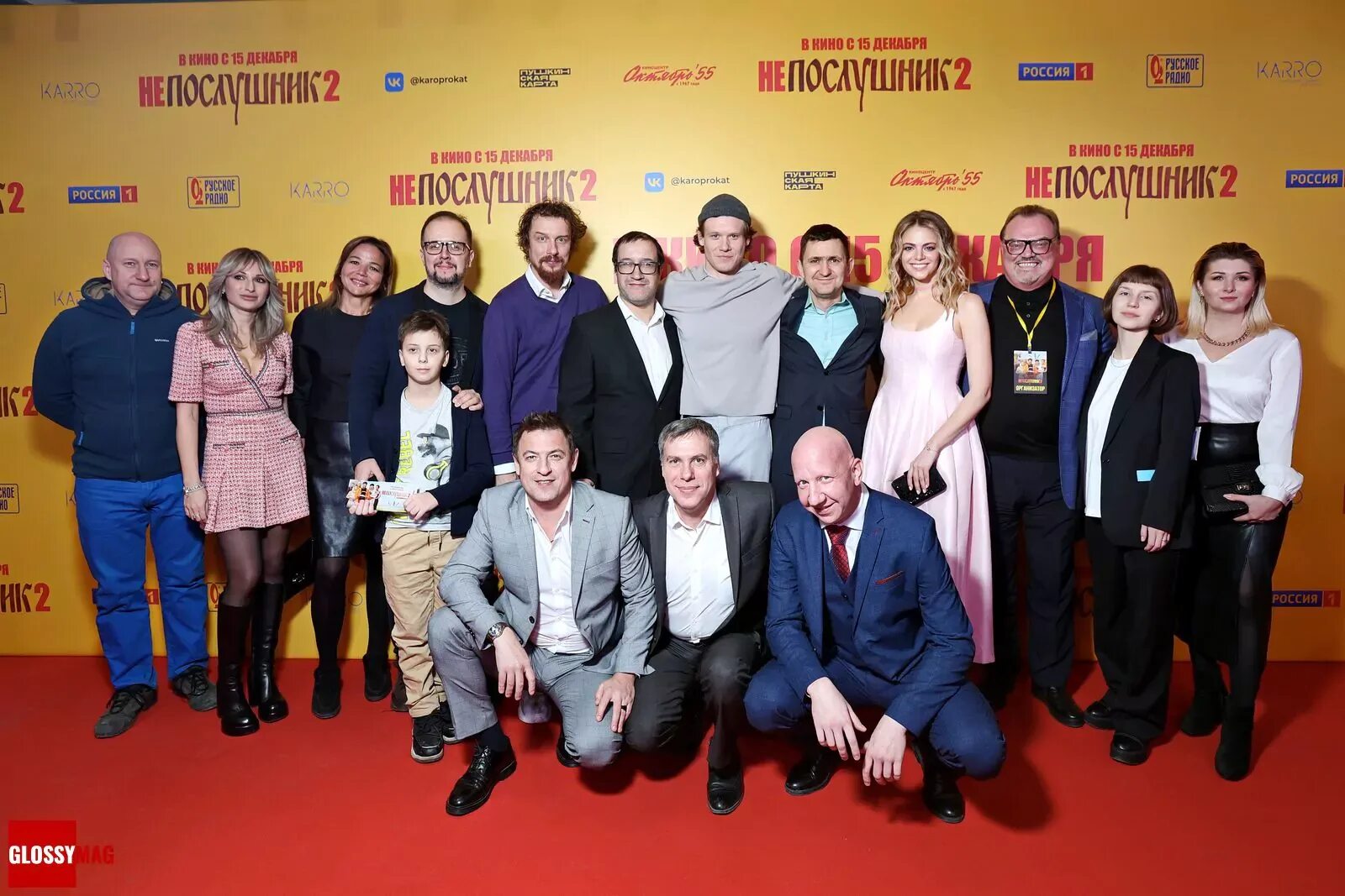 Стая сериал нтв. Премьера фильма в кинотеатре октябрь. Премьера фильма в кинотеатре октябрь. Премьеры 2 октября. Корни сериал.