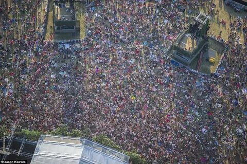 30000 человек