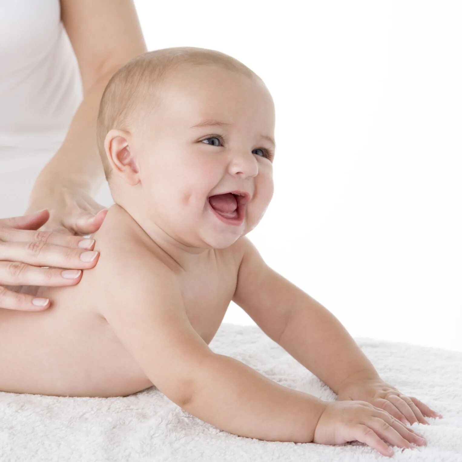 Baby massage. Детский массаж. Массаж детям. Детский лечебный массаж. Дети у массажиста.