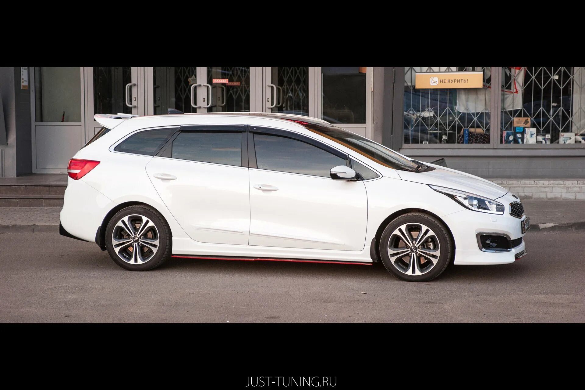 Kia Ceed JD SW r18. Киа СИД 2013 универсал белый. Обвес на Киа СИД 2 универсал. Kia Ceed SW 2015. Сид универсал тюнинг