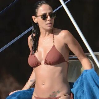 The best of Natalie Imbruglia Bikini.