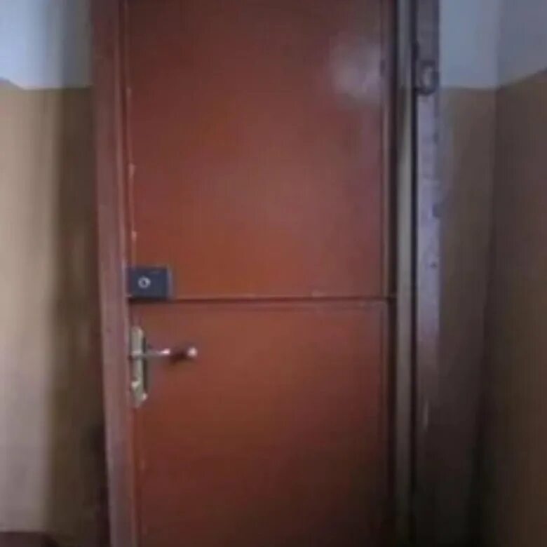 дверь входная металлическая старая. дверь входная металлическая с новостройки. б у двери входные металлические. двери стальные входные металлические утепленные. двери входные металлические шелехов.