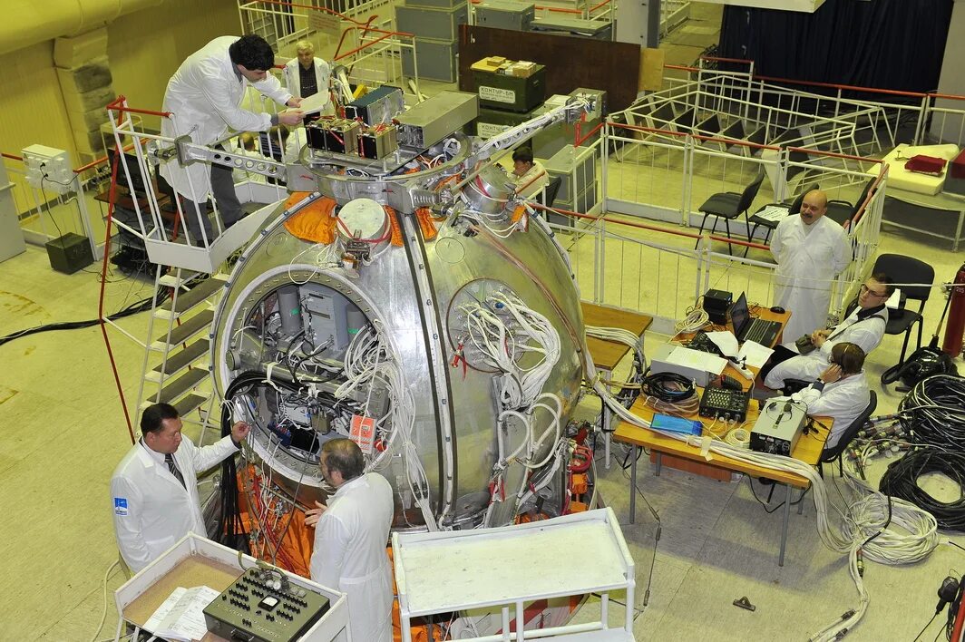 Первый космический аппарат поднявший человека. Спутник “Бион-м2”. Бион м. Бион 2 космический аппарат. Бион м Орбита.