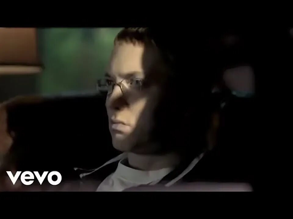 Mockingbird клип. Eminem mockingbird клип. дочь эминема в клипе.