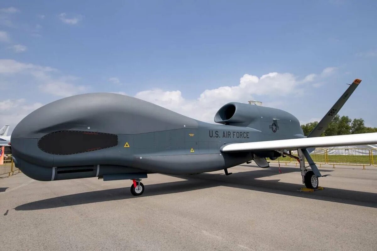 Глобал хок. RQ-4 Global Hawk. Беспилотник RQ-4b Global Hawk. Дрон RQ-4 Global Hawk. Беспилотник ВВС США RQ-4a Global Hawk..