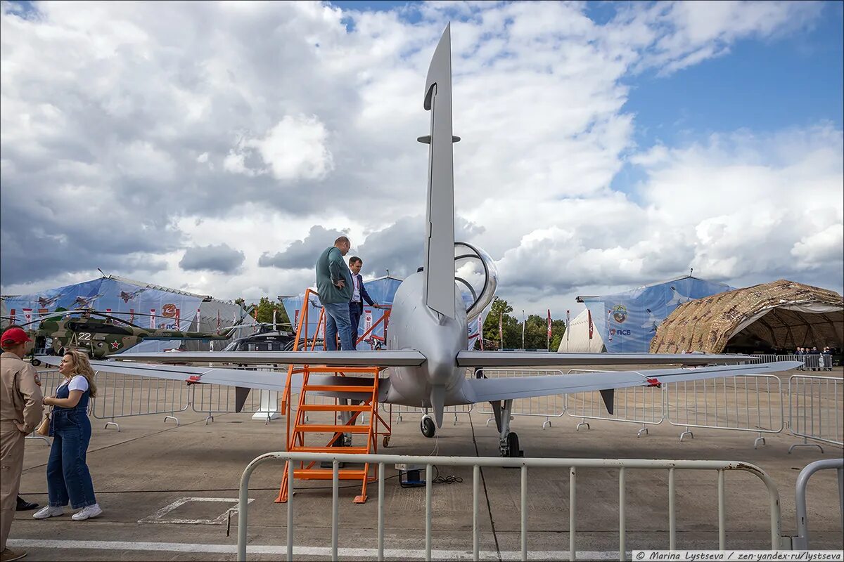 УТС-800 узга. Учебно-тренировочный самолет УТС-800. Самолет УТС-800 узга учебно-тренировочный кабина. Узга УТС. Утс 800