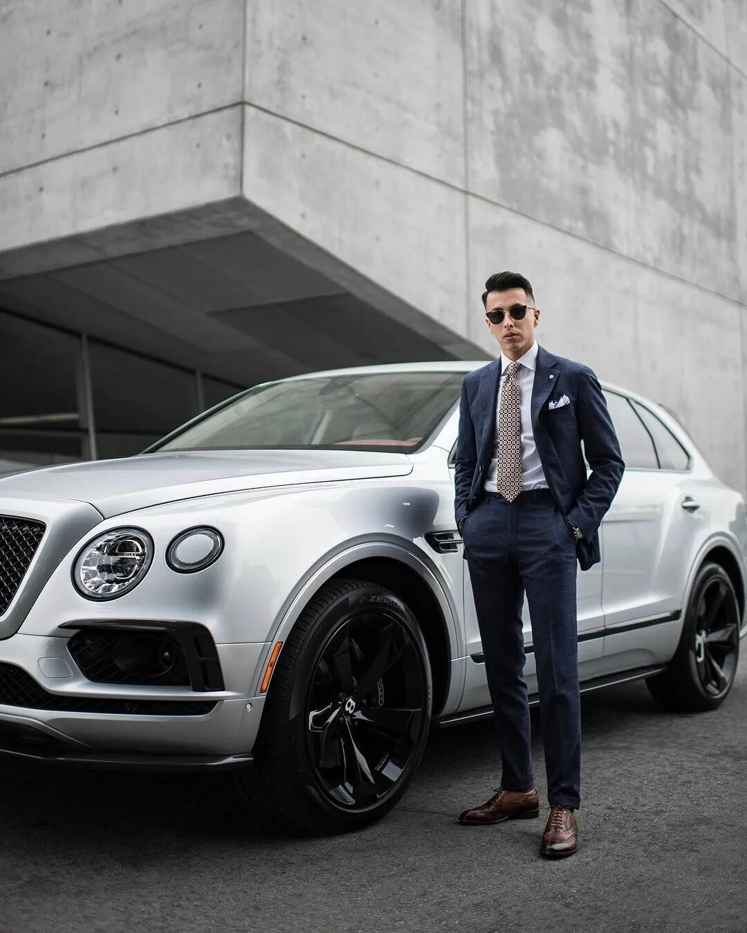 Frances bentley danny d. Bentley bentayga. bentley bentayga 2018. красивый богатый мужчина. мужчина в бентли.