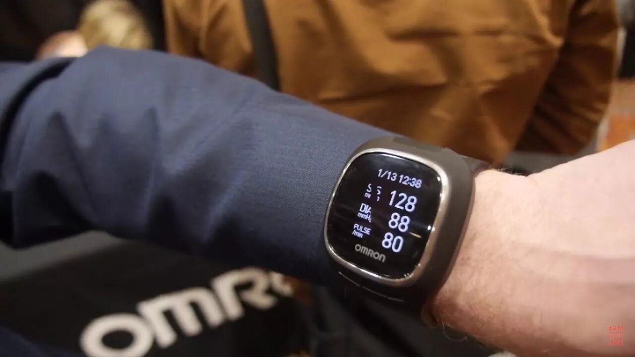 Часы где показывают давление. Браслет тонометр Омрон. Браслет Omron для измерения артериального давления. Тонометр fully Automatic Digital Wrist Blood Pressure Monitor model number w02. Смарт тонометр на запястье Omron.
