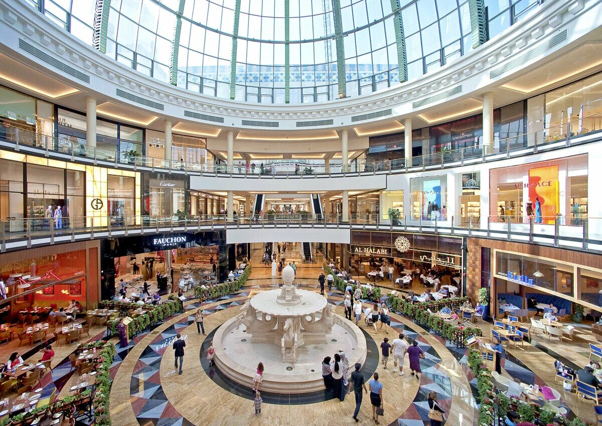 Большие тц в центре. Mall of the Emirates в Дубае. Дубай торговый центр Mall of the Emirates. Mall of the Emirates Дубай магазины. Дубай торговый центр Mall of the Emirates магазины.