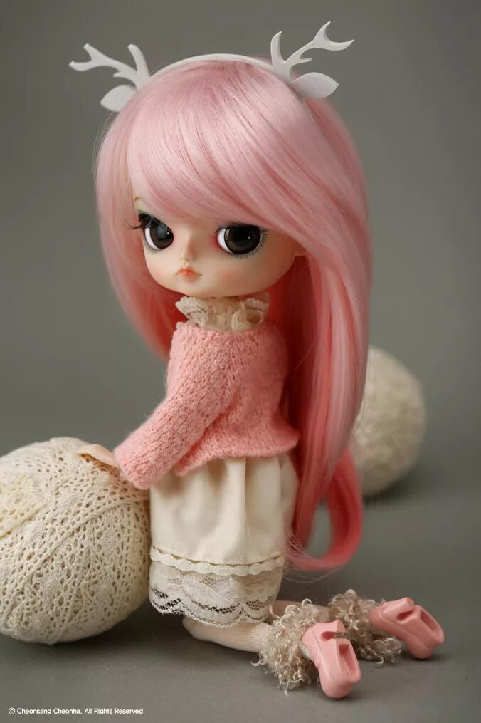 Розовая куколка. Кукла Пуллип Хейва. Кукла Пуллип кастом. Кукла с розовыми волосами.