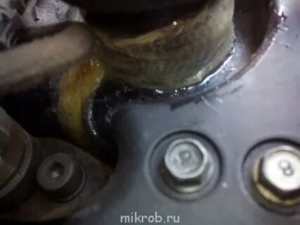 Масло выдавило из под