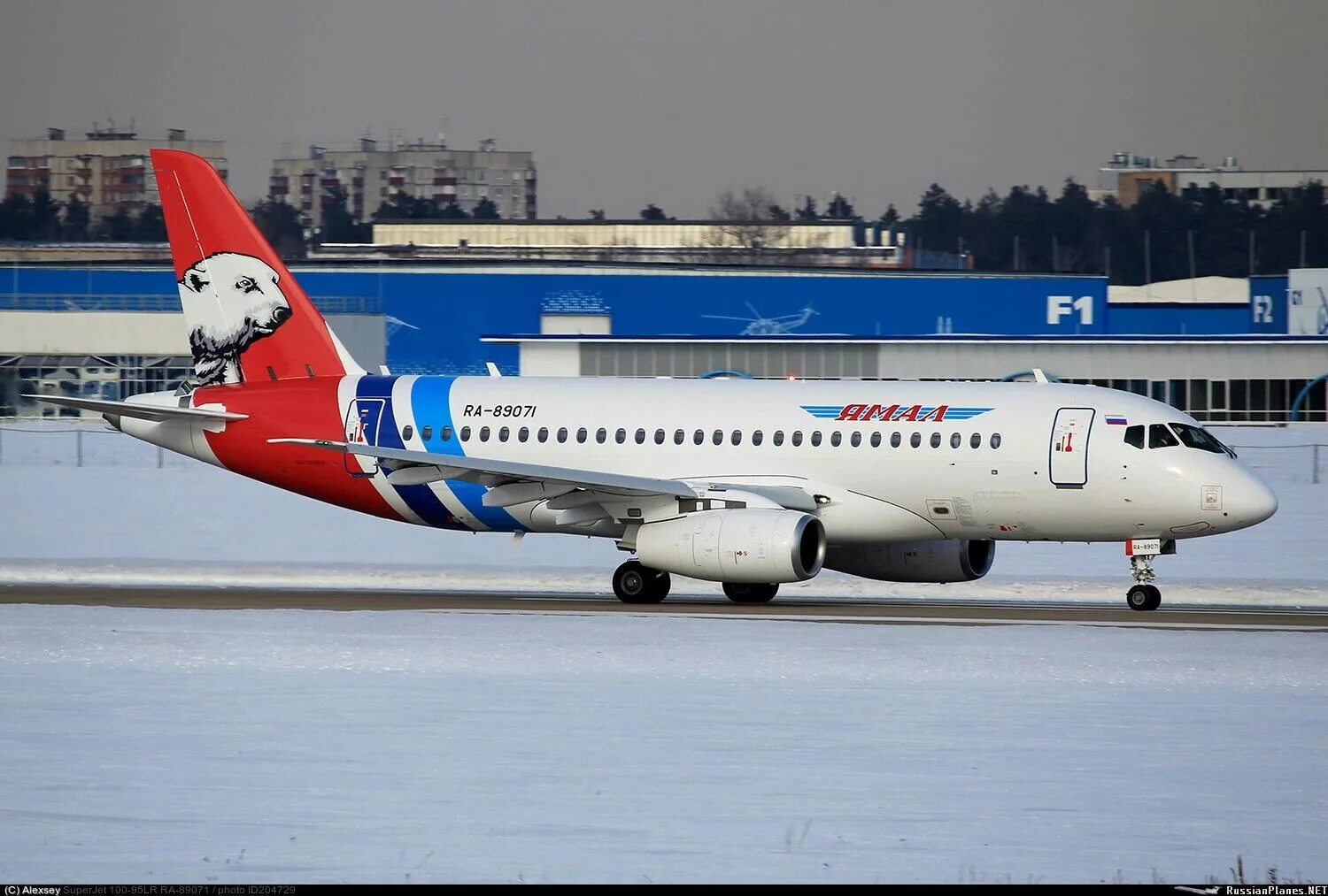 Купить авиабилеты на самолет авиакомпании ямал. Суперджет 100. SSJ 100 Ямал. Самолет Ямал SSJ 100. Супер Джет 100 самолет Ямал.