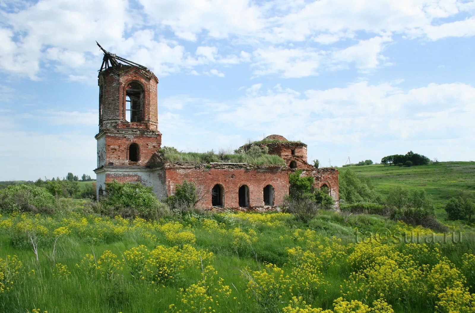 Село папино. Церковь Михаила Архангела Старая Студеновка. Пензенская область Порошино Церковь Михаила. Храм село Студеновка. Церковь Николая Чудотворца (Михаила Архангела) Селявное.