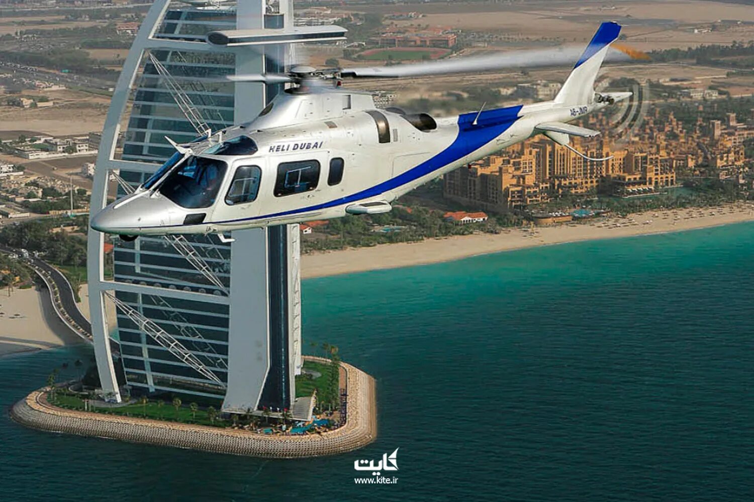 Поездка в дубай 2024 цена. Вертолетная экскурсия Дубай. Вертолетная прогулка Дубай. Falcon Heli Tours Дубай. Dubai Atlantis Helicopter Tour.
