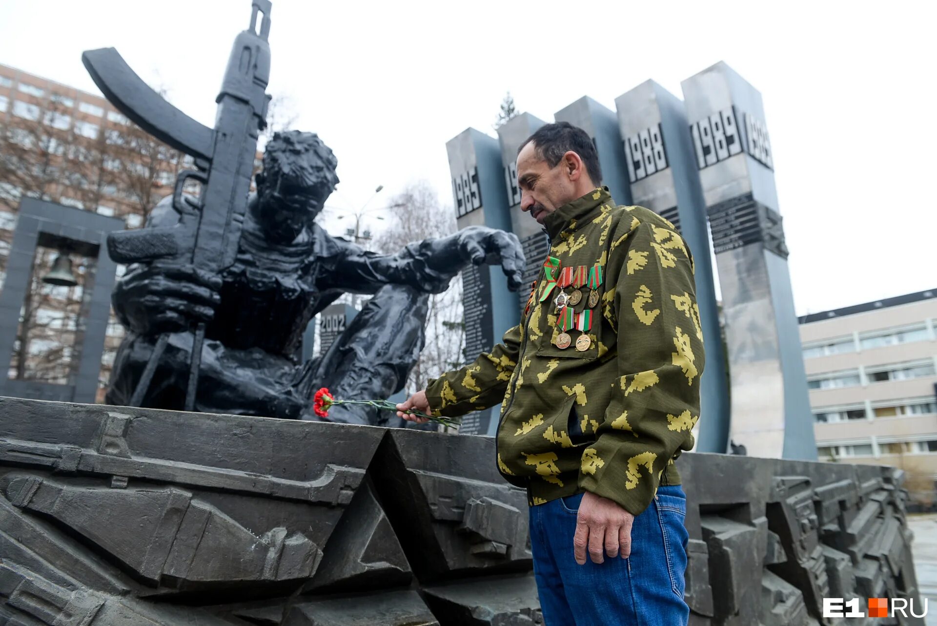 Таджики герои россии. Мирбако Додоколонов. Герои Таджикистана. Таджик герой РФ. Мирбако Додоколонова, подвиг.