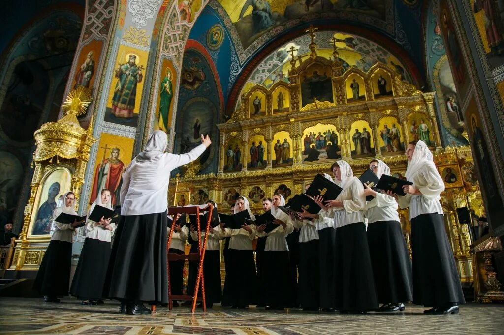 Слушать пение монастыря. Церковное пение. Церковное песнопение в России. Современное церковное пение. Церковные напевы.