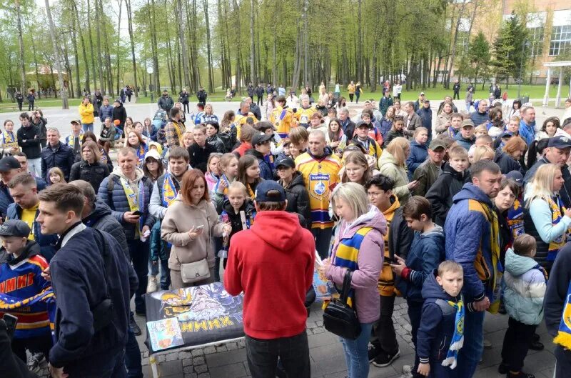 Федеральный розыск южно сахалинск. Воскресенск группа. Воскресенск группа. Дискография группа лира. Химик воскресенск 2013.