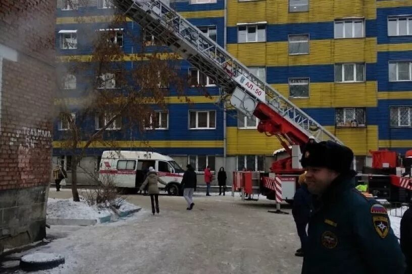 Добропар иркутск новоленино. Пожар в Ново Ленино сейчас Иркутск. Ленина 13 Иркутск пожар. Пожар в Ново Ленино Иркутск сегодня. Пожар в Иркутске сейчас в Новоленино.