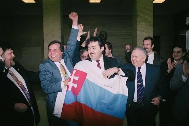 Распад Чехословакии 1992 Словакия. Разделение Чехословакии 1993. Распад Чехословакии 1993. Распад Чехословакии на Чехию и Словакию 1993 год.