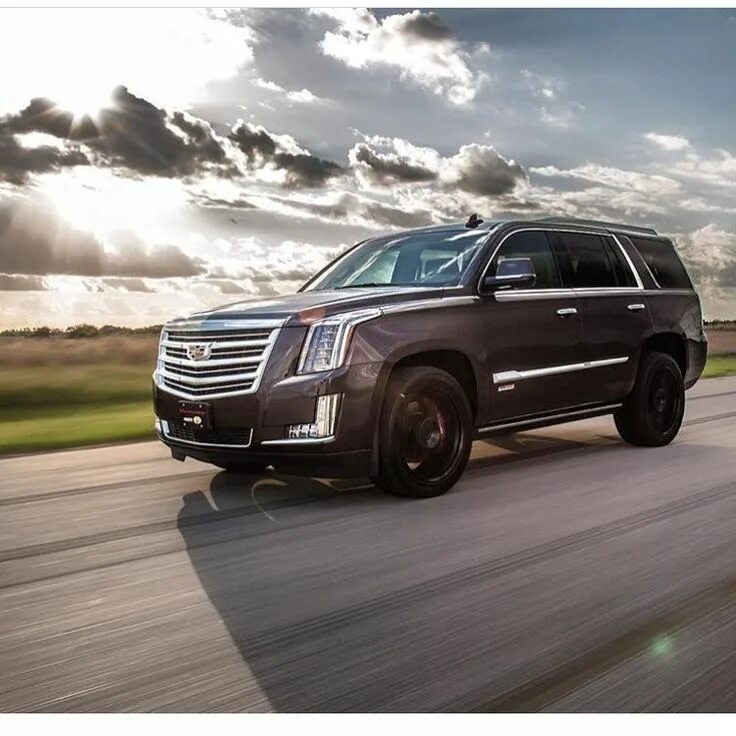 Шевроле кадиллак. Шевроле кадиллак фото. Кадиллак эскалейд субурбан. Escalade 2018. Cadillac escalade 2018.