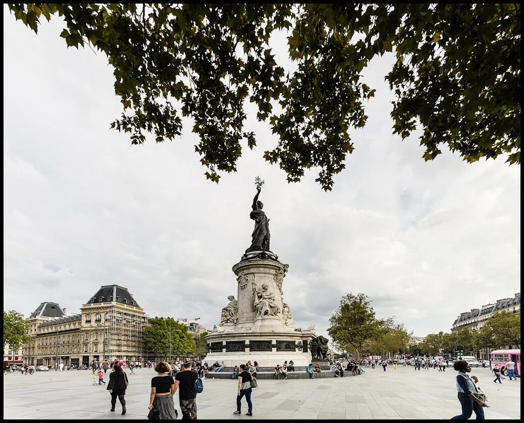 Площадь Республики Париж. Площадь Республики Париж frenchparis. Париж площадь Республики памятник. Площадь вогозен Париж.