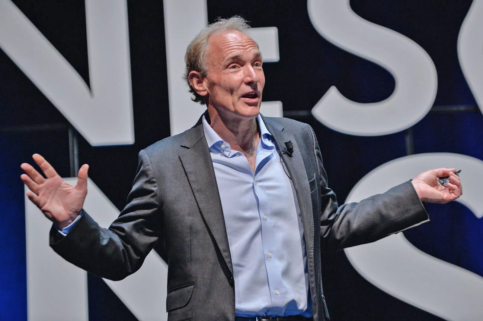 Тим бернс ли. Сэр тимоти джон бернерс-ли. Тимом бернерсом-ли. Тим бернерс-ли и www. Тим бернерс-ли.