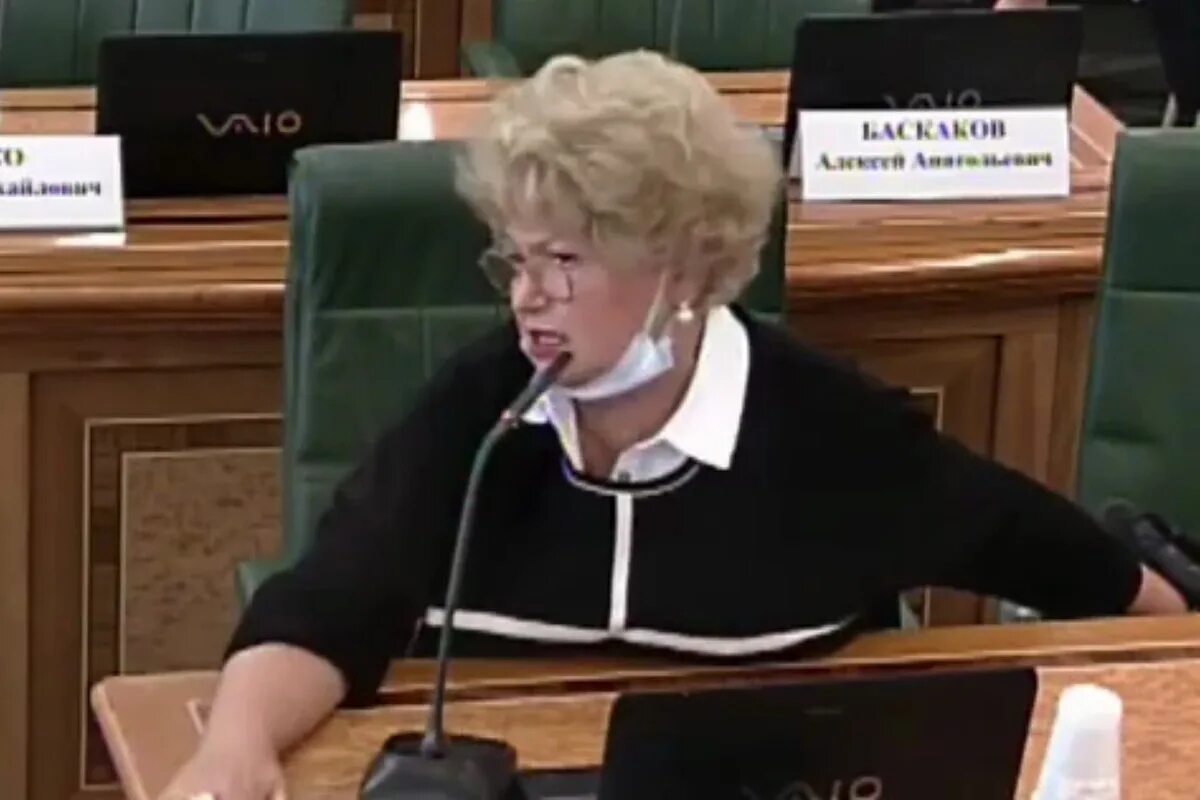 Правда ли что собчак и нарусова. Сенатор тувы нарусова. нарусова в совете федерации. сенатор рф людмила нарусова. нарусова про одиночные пикеты.