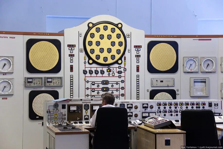 Обнинская атомная электростанция. Обнинская АЭС 1954. Обнинская АЭС первая в мире. Обнинская АЭС реактор 1954.