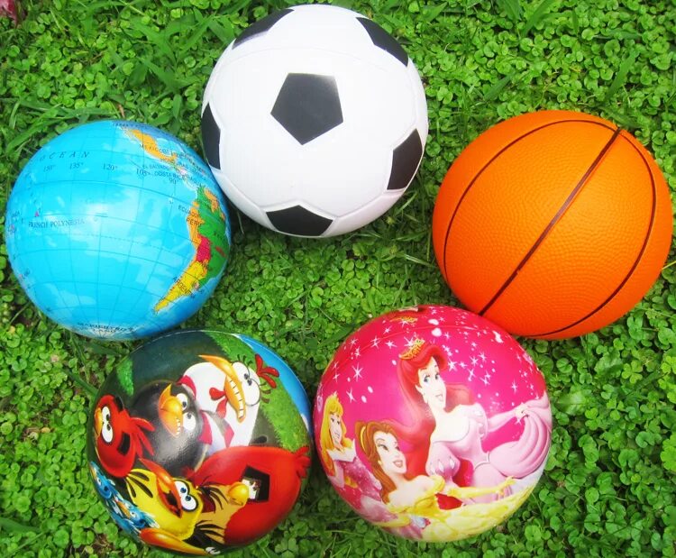 мяч в игре!. спортивные игры с мячом. мячики для спорта. игры с мячиком название. спортивные мячи.