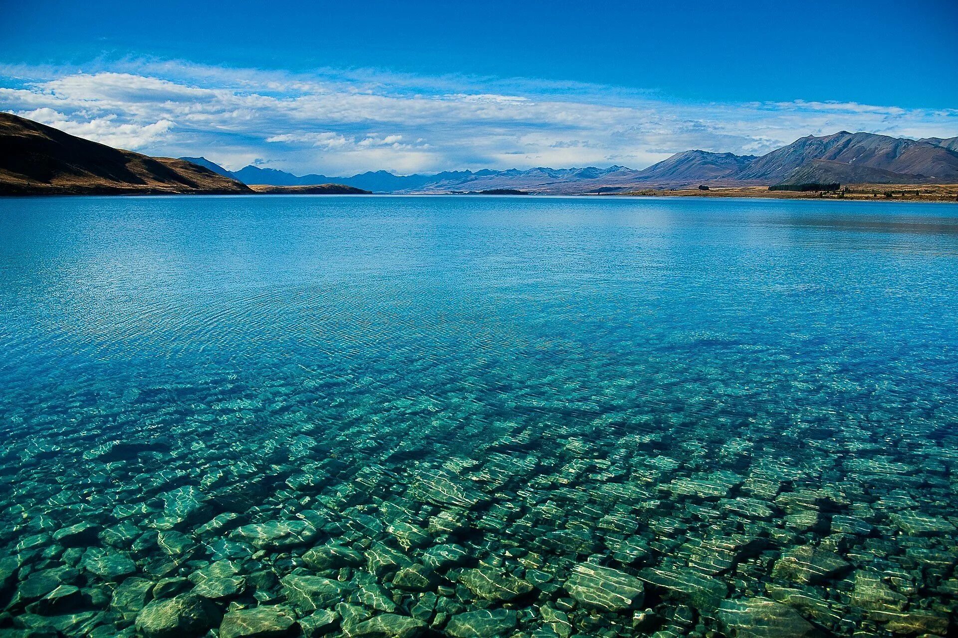 Покажи фотографию воды. Новозеландия. Голубое озеро новая Зеландия. Озеро Флатхед глубина. Прозрачное озеро в новой Зеландии.