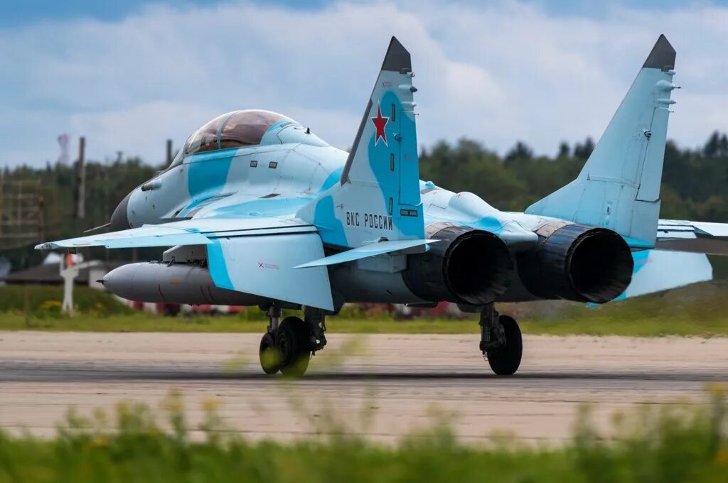 ил-96-300. су 34. самолет ту 154 м. самолёт миг-35д.