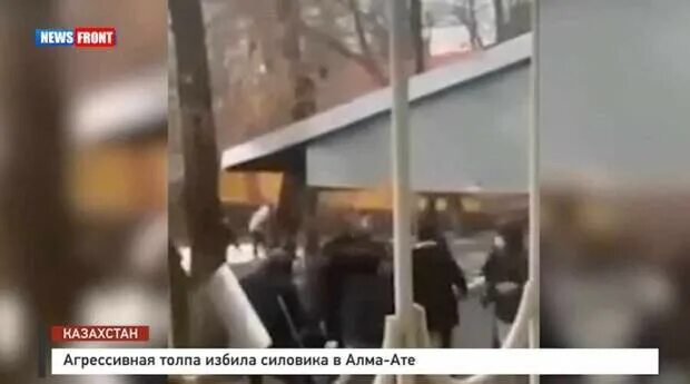 Избили старика в Алма-Ате. Агрессивная толпа против Патриарха. Бомжует на коляске в Алма Ате на вокзале.