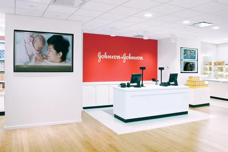 Jonson и jonson. Johnson &amp; johnson. jonson и jonson бренды. johnson johnson в россии. johnson &amp; johnson медицинское оборудование.