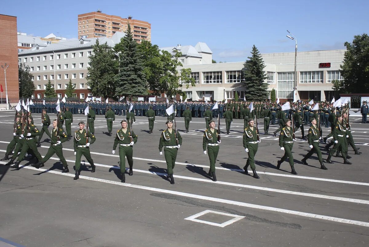 Высшее военное училище ракетных войск. РВСН Петра Великого Балашиха. Военная Академия РВСН имени Петра Великого Москва. Балашиха военное училище ракетных войск. Академия Петра Великого в Балашихе.