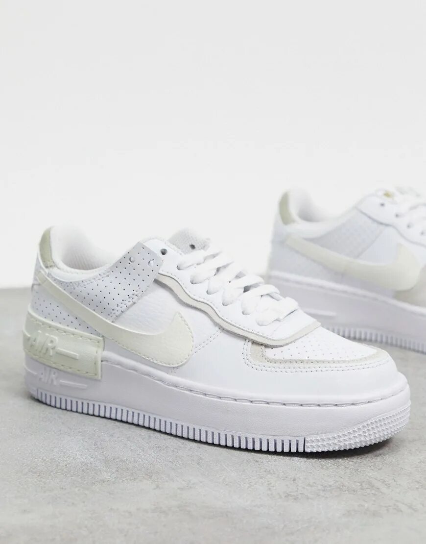 Кремовые кроссовки. Nike Air Force 1 белые. Nike Air Force 1 кремовые. Nike Air Force 1 Shadow белые. Кроссовки найк АИР Форс 1 Shadow.