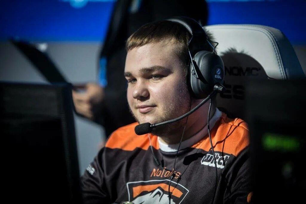 Ноуан дота 2. Noone дота. Логотип intraday. Нован. Нован.