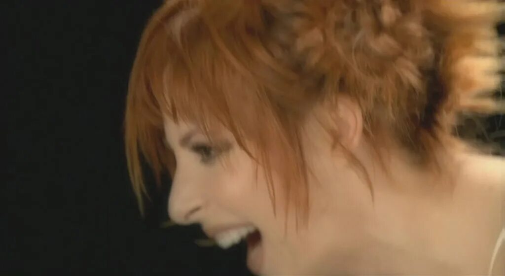 L mylene farmer. N est rien. Мерлин формен. Mylene farmer l'amour n'est rien фото. N est rien.