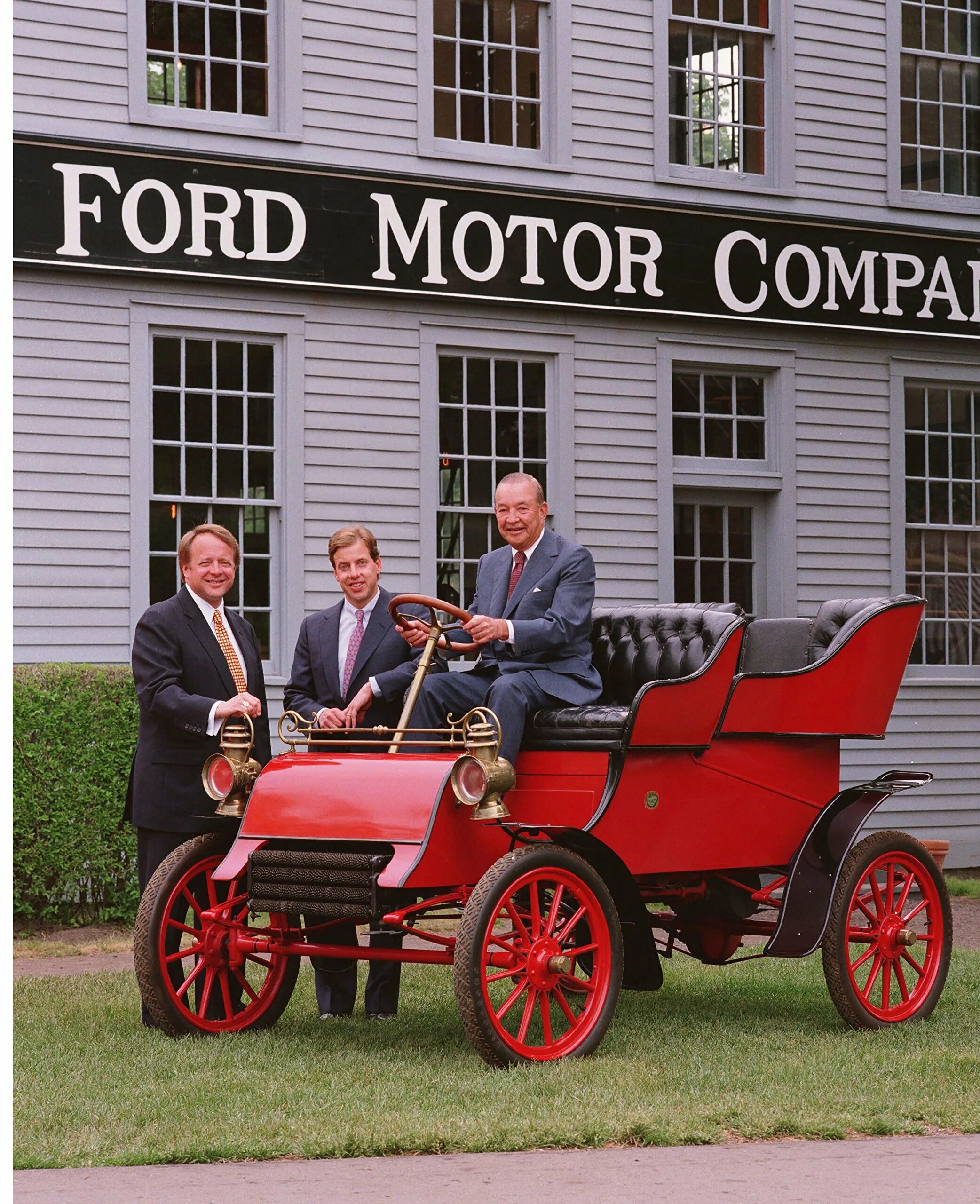 Первая компания автомобилей. Ford Motor Company 1903.