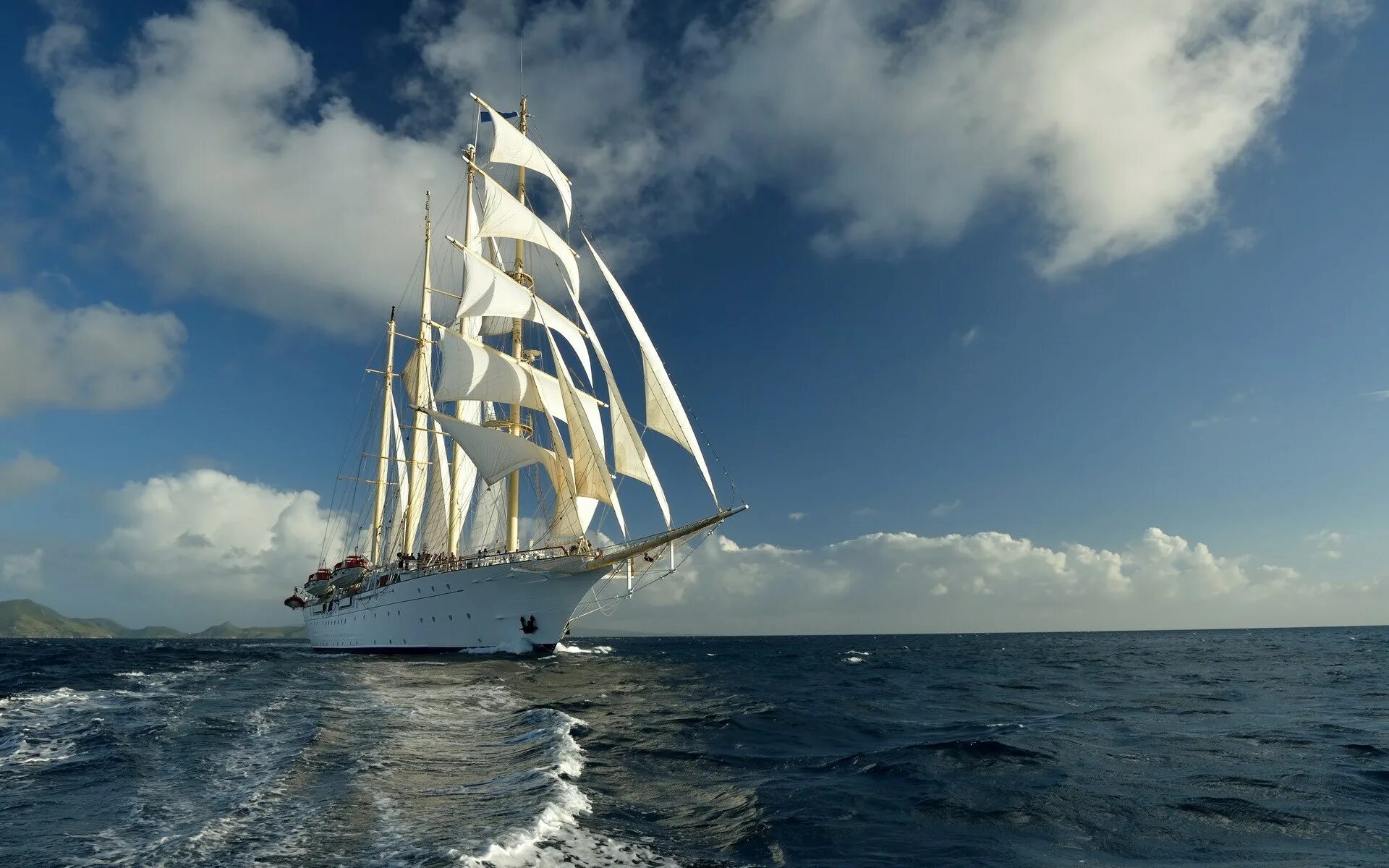 Белый парусник мороженое. Ансельм корабль. Яхта с белым парусом. Бразилия парусник. Парусник роял клипер.