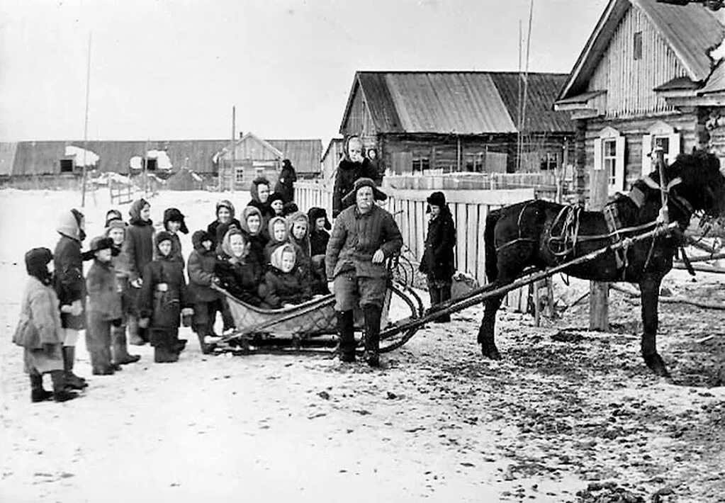 Раскулачивание 1932год Алтай. Пичкиряево раскулачивание крестьян. Раскулачивание 1934 год Иркутская область. Раскулаченные крестьяне Курская область.