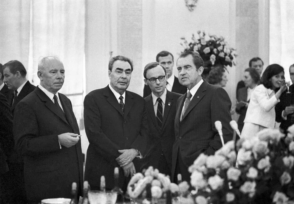 Визит л. Брежнева в сша. Визит брежнева в сша 1973. Никсон и брежнев 1972 в москве. Никсон и брежнев 1972.