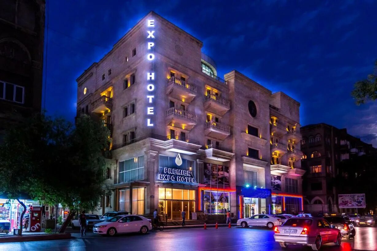 Флейм тауэрс баку. Азейбарджан баку отель. "green" hotel baku. Four seasons hotel baku, баку, азербайджан. Фоур сеасонс.