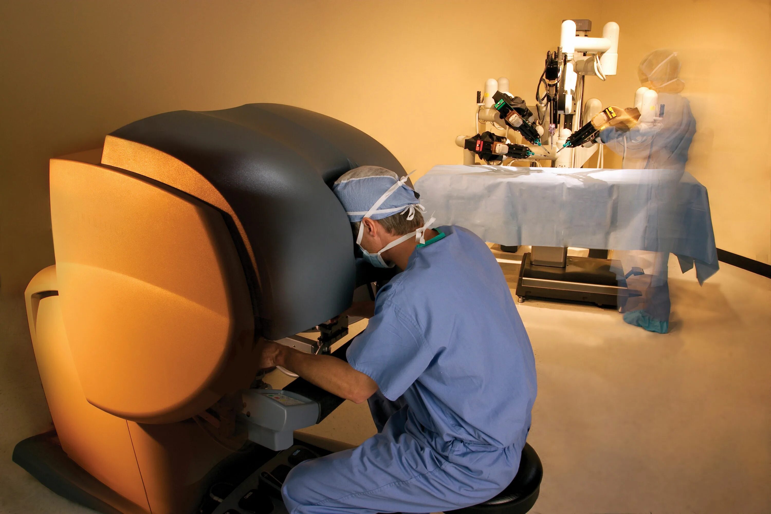 Робот ассистированная операция да Винчи. Da Vinci робот-хирург. Робот-ассистированная радикальная простатэктомия. Простатэктомия роботом «да Винчи». Робот провел операцию