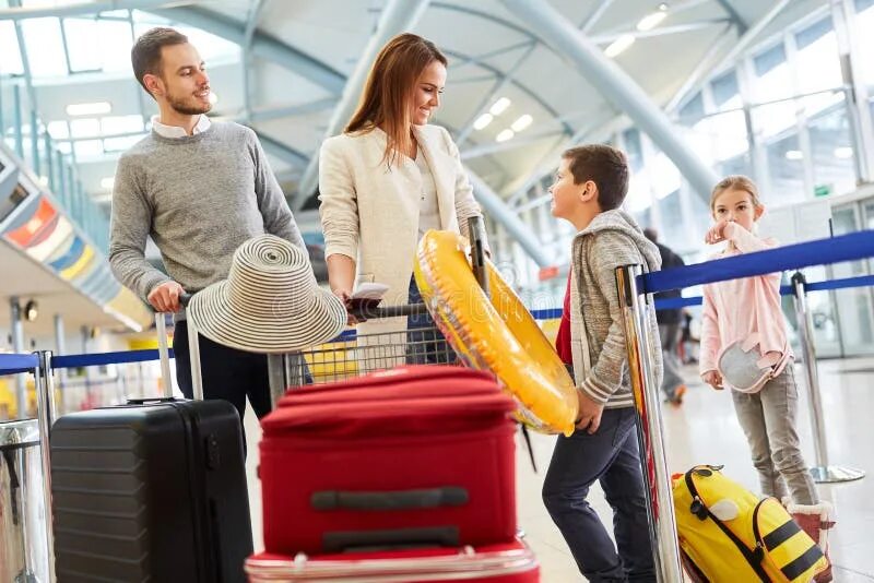 A lot of travels. A lot of travels. Топик travelling на английском. Family suitcase. Экскурсионный туризм.