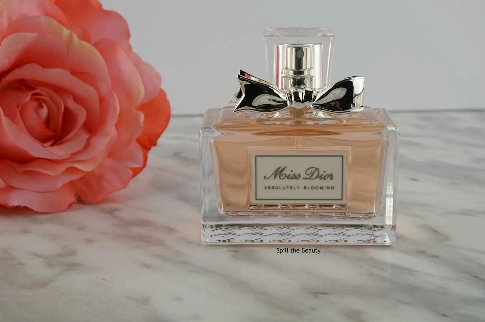 Мисс диор цена летуаль. Диор Мисс диор Абсолют Блуминг. Miss Dior absolutely Blooming 30 мл. Miss Dior absolutely Blooming 100ml. Dior Christian Dior Miss Dior Eau de Parfum 2023.