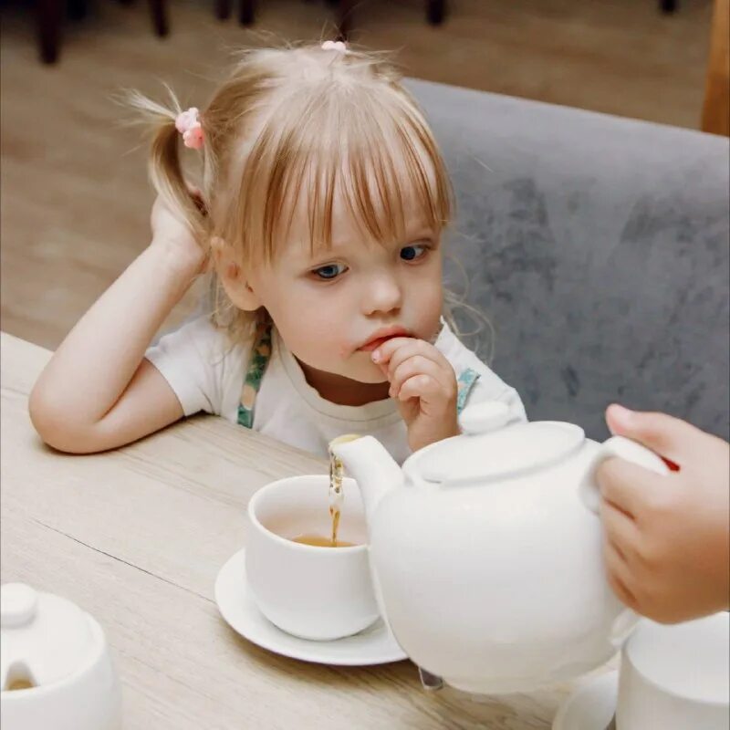 маленькие гости. интервью с детьми на свадьбе. свадьба с маленьким ребенком. центр для сирот в пскове. дети в свадебных нарядах.